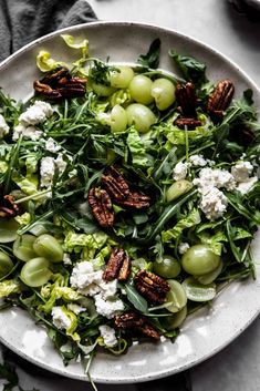 Simple Grape and Feta Arugula Salad with Candied Pecans - Tastes of Thyme Salad Recipes, Healthy Recipes, Snacks, Green Salad Recipes, Grape Salad Recipe, Spinach Salad, Fresh Salad Recipes, Olive Salad, Grape Salad