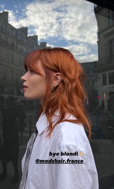 Red Hair Inspo, Edgy Red Hair, Redhead With Bangs, Red Hair Shag, Edgy Hair, Ginger Mullet Women, Soft Wolf Cut, Red Hair Blonde Highlights, Blonde Wolf Cut