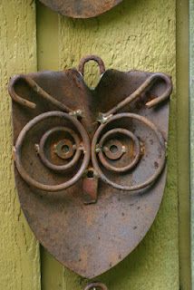 Kathi's Garden Art Rust-n-Stuff: A Parliament of Owls - Oh he dosn't even know whats coming yet! Yay welding crafts!