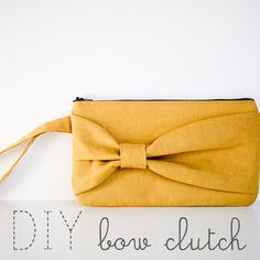 Diy Clothing, Diaper Clutch, Sewing Purses, Sewing Bag, Diy Clutch, Diy Clothes, Changing Pad, Sewing Crafts, Pad Baby
