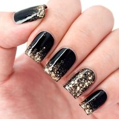 99+ Trending Black Nails Art Manicure Ideas – OSTTY Trendy Nail Design, Trendy Nail Art, Nails Design, Gold Nail Designs, Black Manicure, Black Nail Art