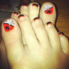 Halloween Toe Nails :)