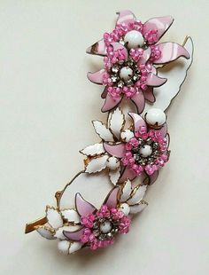 Vintage large Miriam Haskell white pink enamel flower brooch pin #MiriamHaskell Vintage Earrings, Pearl Pin, Jewelry Accessories, Brooch Pin, Jewelry