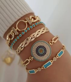 Chanel, Women's Accessories, Stylish Jewelry, Moda, Fashion Jewelry, Gold Jewelry Fashion, Gorgeous Jewelry, Fancy Jewellery