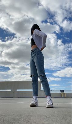 Rooftop Photoshoot, Girl Photography Poses, Best Photo Poses, Photo Pose Style, Photography Poses Women, Girl Photo Poses