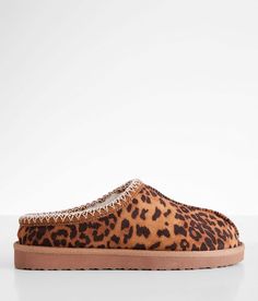 Very G Bruin Mini Slipper - Brown US 10, Women's Tanleopard Leopard print faux suede slipper Faux fur lining Cushioned footbed. 50% Fabric 50% Faux fur consisting of 100% Polyester. EVA outsole.. WOMEN'S SHOE SIZE CONVERSION CHART US 5 6 7 8 9 10 11 12 EU 35-36 36-37 37-38 38-39 39-40 40-41 41-42 42-43 UK 3 4 5 6 7 8 9 10 *Conversion sizes may vary. Available in whole sizes. Half sizes need to go up to the next whole size. Apparel & Accessories Aerie Critter Slippers, Morning Shoes, Outfit Inso, Animal Slippers, Suede Slippers, Ugg Slippers, Aesthetic Shoes, Conversion Chart, Shoe Size Conversion