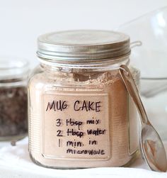 3-2-1 Cake - 3 tbsp mix, 2 tbsp water, 1 minute in microwave. This Mug Cake is genius! Diy, Mug Cake, Microwave Mug Recipes, Mug Cakes, Homemade, Chocolate Mugs