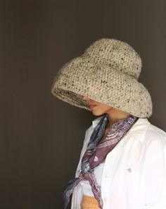 Fashion Models, Hats, Tweed Yarn, How To Wear, Headwear, Cotton Yarn