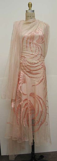 Vionnet evening dress 1929 Vintage Glam, Lady, Vintage Gowns, Vintage Dresses, Vintage Couture, Antique Clothing, Silk Velvet