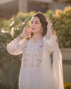 Pakistani Dresses, Desi Wedding, Pakistani Fashion, Pakistani Outfits, Pakistani Fancy Dresses, Girl Poses