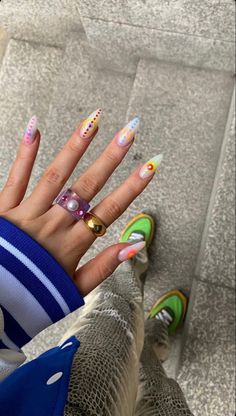 colorful nail design trends 2021 + chunky rings Colorful Dots Nails, Chakra Nails, Gov Ball Outfits, Nail Design Stiletto, Nail Design Glitter, Edgy Nails, Minimal Nails, Acylic Nails