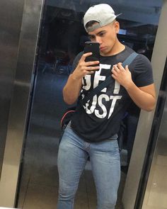 Subscribe to www.instagram.com/menguys3 😘
#jeans #men #fashion #skinnyjeans Boys Underwear, Boys Jeans, Cute Guys, Mens Outfits, Masculine Style, Moda Hombre, Hot Dudes