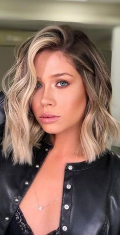Balayage, Blonde Highlights, Winter Hair Colour For Blondes, Winter Highlights For Blondes, Brunette To Blonde, Hair Colors For Summer, Current Hair Trends, Brunette With Blonde Highlights, Blonde Hair For Winter