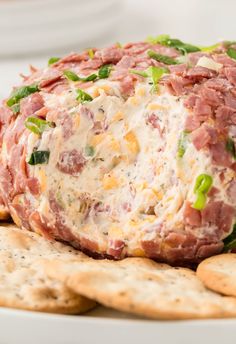 Cheese Appetisers, Apps, Cheese Appetizers, Cheese Ball Recipes, Cheese Ball, Cheese Chips, Appetizer Snacks, Chip Beef Cheeseball, Appetisers