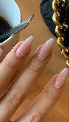 Elegant Nails, Ongles