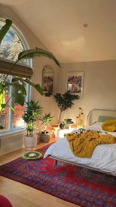 a comfy looking bed with bohemian decor Décor, Cosy Bedroom, Home Décor, Bedroom, Home, Decor, Dream, Cozy, Bed