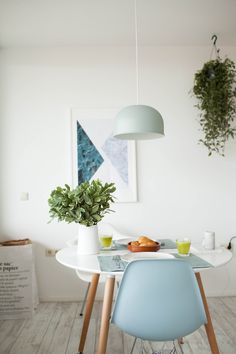 Cute small space dining room solution Eames, Dining Room Small, Small Dining Room Table, Small Dining