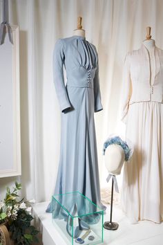 The Duchess of Windsor's Mainbocher wedding dress, in Wallis Blue. Royals, Windsor Fc, Queen, Duchess, Aristocracy, Royal Brides, Royal Fashion, Royal Weddings