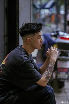 Men Fade Haircut Short, Men Haircut Curly Hair, Mens Haircuts Fade, Mens Haircuts Short Hair, Guy Haircuts Long, Asian Men Short Hairstyle, Mens Hairstyles Thick Hair, Asian Men Hairstyle, Korean Men Hairstyle
