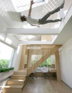 Me encantan los separadores de escalera a base de listones de madera. Dream Rooms, Home, Tiny House, House Ideas, Dream House, House Interior, Cool Rooms