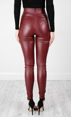 Red high waist leather leggings #what #to #wear #with #red #leggings Leggings Mode, High Waist Sports Leggings, Legging Outfits, Color Block Leggings, Shiny Leggings, Leather Leggings, Outfits With Leggings, Leggings Fashion