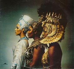 not sure who this is... but i love them. luv that it's vinyal as well Egyptian Art, People, African Royalty, African Art, Egyptian Queen, African American Art, African Queen, Egyptian Fashion, African