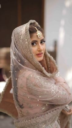 Indian Beauty Saree, Pakistani Models, Pakistani Bridal, Pakistani Bridal Dresses, Indian Wedding Dress Designers, Pakistani Dress Design, Traditional Indian Outfits