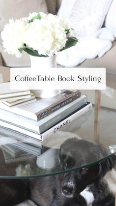 Coffee Table Styling, Coffee Table Books, Decorating Coffee Tables, Furniture Decor, Furniture Design, Back Bay, Sofa Side Table, Elegant Interiors, Fashion Books