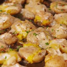 Smashed potatoes like you've never seen before. Get the recipe at Delish.com. #delish #easy #recipe #smashedpotatoes #baked #garlic #cheesy #best #brie Snacks, Pizzas, Courgettes, Potatoes, Side Dishes, Potato Recipes, Smashed Potatoes Recipe