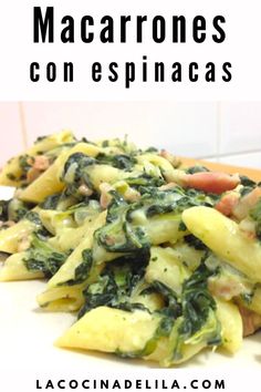 pasta with spinach and cheese on a plate in front of the words macaroni's con espineas