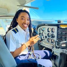 Lady, People, Instagram, Private Pilot, Fotos, Crew Team, Female Pilot, Becoming A Pilot, Women