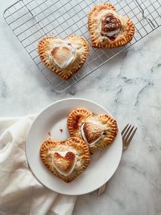 Strawberry heart hand pies | Valentine's day recipe | pie recipe | hand pies | strawberry recipe | dessert recipe Pie, Dessert, Desserts, Desert Recipes, Strawberry Hand Pies, Strawberry Hearts, Sweet Treats, Heart Shaped Cookies, Valentine's Day Recipes