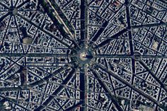 Civilização em perspectiva: O mundo visto de cima,Paris, France. Image Courtesy of Daily Overview. © Satellite images 2016, DigitalGlobe, Inc Inspiration, Aerial View, Landmarks, Aerial Images