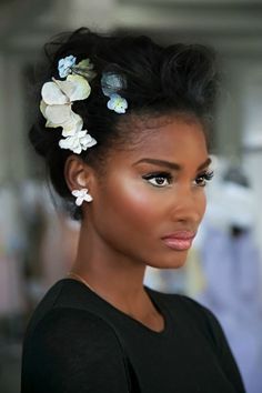 Beautiful African American black woman with flowers in hair Hair Beauty, Natural Hair Inspiration, Dark Skin Tone, Natural Hair Styles, Hair Inspiration, Dark Skin, Haar, Curly Hair Styles