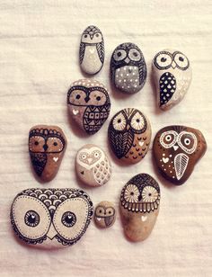 Hand Painted Rock Owl- I love owls!!  Would make cute frig magnets Painted Rocks Owls, Making Gifts, Handmade Birdhouses, Minecraft Creeper, Art Pierre, Sharpie Crafts, Easy Crafts To Make, Owl Crafts, Cool Ideas