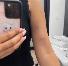 miffy tattoo
bow tattoo
tattoo cute aesthetic Hand Tattoos, Small Tattoos, Tattoo Designs, Piercing, Tattoo, Little Tattoos, Cute Tattoos, Tiny Tattoos For Girls, Mini Tattoos