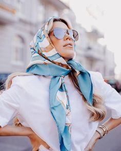 Sylvie Meis - in Holiday style Headscarf and sunnies Womens Fashion, Fashion, Holiday Fashion, Cute Outfits, How To Wear, How To Wear Scarves, Style, Scarf Print, Moda