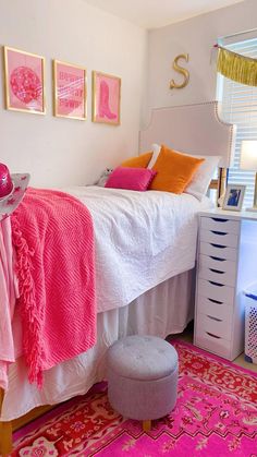 Collage, Home Office, Dorm Room Themes, Dorm Sweet Dorm, College Dorm Room Inspiration