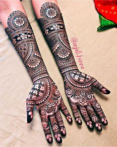 This neatness with which this design is made makes it look so soothing to the eyes !! #indian #mehndi #designs #bridal #weddings #bride #unique #simple #easy #hennaart Piercing, Mehndi Designs For Beginners