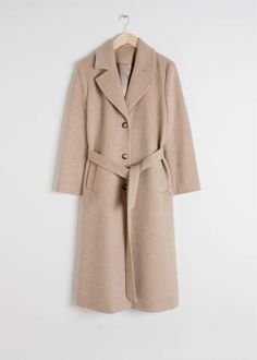 And other stories Oversized Alpaca Blend Coat Camel Coat Outfit Classy, Camel Coat Outfit Casual, Camel Coat Outfit, Camel Wool Coat, Best Winter Coats, Coat Beige, Trouser Outfits, Wool Turtleneck, Belted Coat