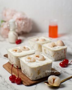Bahan dan Cara membuat Creamy Lychee Cheese https://resepmamiku.com/creamy-lychee-cheese-sarongsarie Desserts, Desert Recipes, Foods, Deserts, Jelly, Cake, Freeze, Pudding, Mousse
