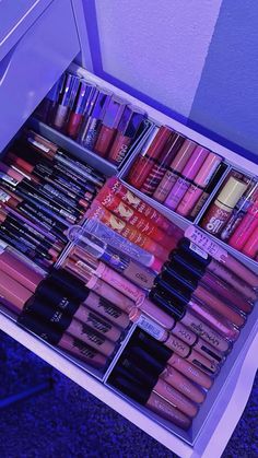 @𝚑𝚎𝚊𝚛𝚝𝟺𝚑𝚒𝚖𝚍💋 Organisation, Body Care, Makeup Drawer Organization, Aesthetic Room, Beauty Room, Bath And Body Care, Makeup Collection Goals, Girls Bedroom