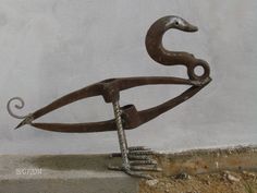 Fantazmagorical !! :) Duck from picks and large hook Ideas, Dekorasyon, Kunst, Sanat, Statues, Clef