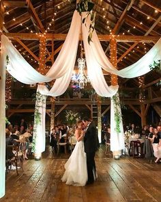 an instagram page with a photo of a bride and groom on the dance floor