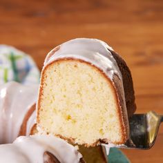 A classic vanilla bundt cake is great but add a little 7-Up and you'll liven things up a bit! 7-up and some citrus zest gives this cake a little zing and helps keep it light and fluffy. Get the recipe at Delish.com. #delish #easy #recipe #7up #poundcake #cake #dessert #fromscratch #moist #icing #homemade Pound Cakes, Pie, Pound Cake Icing, Pound Cake, Pound Cake Recipes