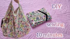 two bags sitting next to each other on top of a pink blanket with the words diy sewing 10 minutes