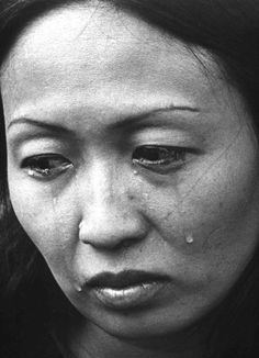 Vietnam War A South Vietnamese refugee arrives in the US. 1975. People, Military, Vietnam, Portraits, Cold War, Vietnam Veterans, North Vietnam, South Vietnam