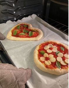 heart shaped, pizza, food, cute, popular, recent, 2023 Snacks, Pizzas, Doughnut, Dessert, Heart Shaped Pizza, Homemade Pizza, Pizza Pizza, Pizza Oven, Pizza
