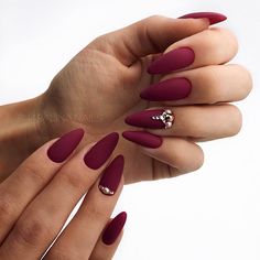 The almond shape is considered to be among sturdier nail shapes because its tip is not too pointy. And this shape is usually done on longer nails, thus creating the real canvas for various nail art. Now let’s discover trendy and eye-pleasing nail designs that will work great for almond nails. #almondnails #almondshapednails #nailsdesign Trendy Nails, Trendy, Kuku, Red Nails, Super Nails
