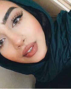 Make Up Trends, Muslim Beauty, Hijab Makeup, Arabian Beauty, Beautiful Eyes